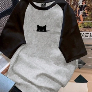 Kadın Rahat Minimalist Kedi Grafik Yuvarlak Yaka Kısa Kollu Bol Kesim Tişört, Ya