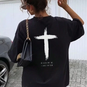 Kadın Rahat Tatil Yuvarlak Yaka Kısa Kollu Beyaz Tişört Çapraz Slogan Baskılı Kadın Üstü, Yaz