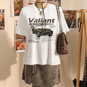 Kadın Renkli Yıldız Baskılı Kısa Kollu Tişört, Moda