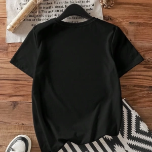 Kadın Renkli Yıldız Baskılı Kısa Kollu Tişört, Moda
