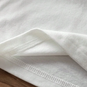 Kadın Renkli Yıldız Baskılı Kısa Kollu Tişört, Moda