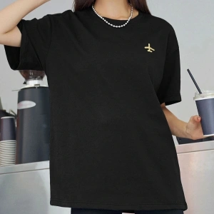 Kadın Siyah Airplane Baskılı Oversize T-shirt