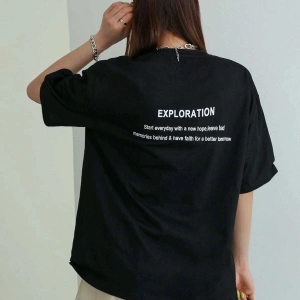 Kadın Siyah Exploration Baskılı Oversize Tişört