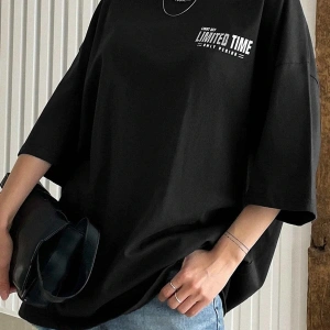 Kadın Siyah Oversize Limited Time Baskılı Tshirt