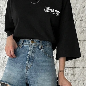 Kadın Siyah Oversize Limited Time Baskılı Tshirt