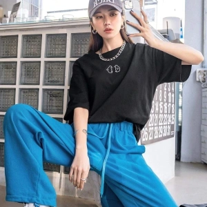 Kadın Siyah Penguen Baskılı Oversize T-shirt