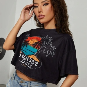 Kadın Siyah Sunset Baskılı Oversize Crop