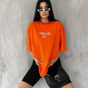 Kadın Turuncu Vivre La Vie Baskılı Oversize Bisiklet Yaka Penye Tişört