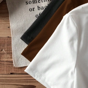 Kadın Yaz Kiraz Basit Baskılı Desen Yuvarlak Yaka Tişört Moda ve Çok Yönlüdür.