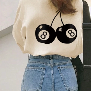 Kadın Yaz Kiraz Basit Baskılı Desen Yuvarlak Yaka Tişört Moda ve Çok Yönlüdür.