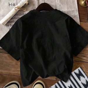Kadın Yaz Rahat Kişiselleştirilmiş Baskılı Desen Yuvarlak Yaka Tişört Moda ve Çok Yönlü.