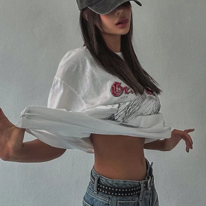 Kadın Yaz Rahat Kişiselleştirilmiş Baskılı Desen Yuvarlak Yaka Tişört Moda ve Çok Yönlü.