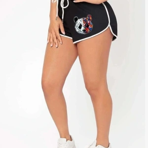 Kadın Yırtmaçlı Mini Panda Baskılı Penye Şort