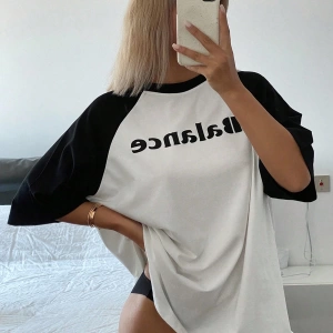 Kadın Yuvarlak Yaka Slogan Baskılı Kısa Kollu Tişört Yaz İçin