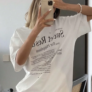 Kadın Yuvarlak Yaka Slogan Baskılı Kısa Kollu Tişört Yaz İçin