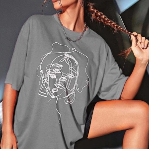 Kadın Yüz Baskı Detaylı Oversize T-shirt