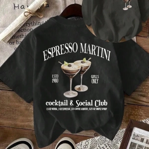 Kadınlar Rahat Yuvarlak Yaka Kısa Kollu Tişört Espresso Martini Coffee Club Grafikli, Yaz K