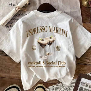 Kadınlar Rahat Yuvarlak Yaka Kısa Kollu Tişört Espresso Martini Coffee Club Grafikli, Yaz K