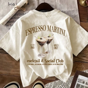 Kadınlar Rahat Yuvarlak Yaka Kısa Kollu Tişört Espresso Martini Coffee Club Grafikli, Yaz K