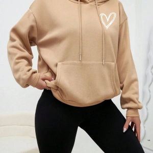 Kalp Desenli Kanguru Cepli Düşük Omuz İpli Kapüşonlu Üst Haki