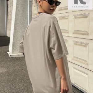 Kalp ve Slogan Grafikli Oversize Tişört