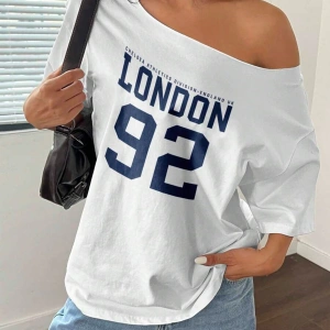 Kayık Yaka 76 Baskılı Oversize %100 Pamuk