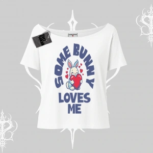 Kayık Yaka Tshirt Sevimli Tavşan Some Bunny Loves Me Baskılı