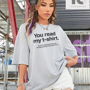 Kelebek & Slogan Grafikli Düşük Omuzlu Tişört