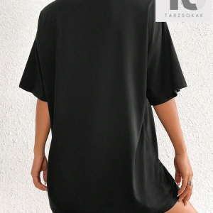 Kelebek ve Figürlü Baskılı Kadın Tişört