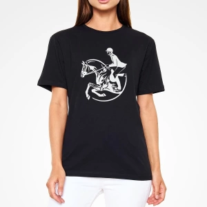 Ko Buta At Yarışı - Horse Race Baskılı Unisex Siyah Tişört - Tshirt T54044