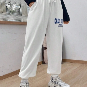 Letter Graphic Drawstring Waist Slant Pocket 4 Mevsim Eşofman