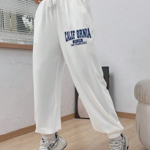 Letter Graphic Drawstring Waist Slant Pocket 4 Mevsim Eşofman