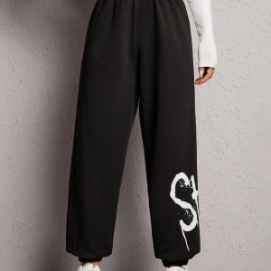 Letter Graphic Elastic Waist 4 Mevsim Eşofman