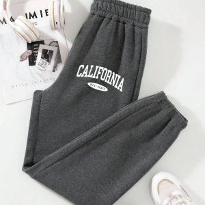 Letter Graphic Thermal Lined 4 Mevsim Eşofman