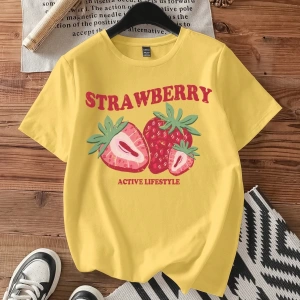 Loose Casual Strawberry English Logo Yuvarlak Yaka Kısa Kollu Tişört Kadınlar İçin,