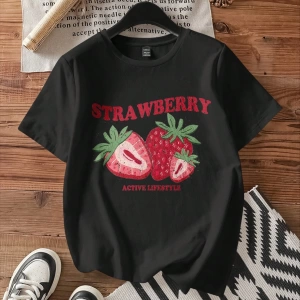 Loose Casual Strawberry English Logo Yuvarlak Yaka Kısa Kollu Tişört Kadınlar İçin,