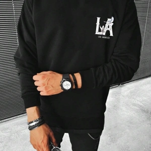 Manfinity EMRG Letter Graphic Sweatshirt Siyah