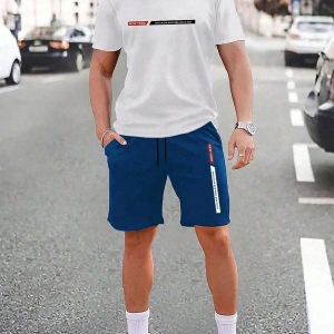 Manfinity Homme 2 Adet/Takım Erkek Yuvarlak Yaka Kısa Kollu Baskılı Günlük Üst ve Şort Takımı