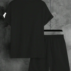 Manfinity Homme Erkek Yazlık Mektup Baskılı Kısa Kollu Tişört ve Şort Takımı