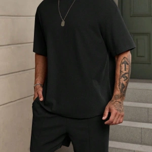 Manfinity Homme Loose Fit Erkek Düz Renk Düşük Omuz Tişört Ve Şort Takımı