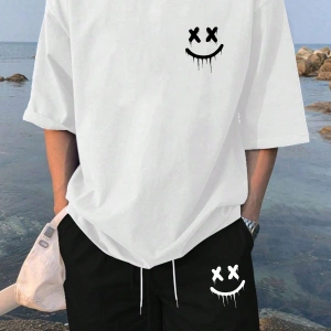 Manfinity Hypemode Erkek Baskılı Kısa Kollu Tişört Ve Şort Takımı