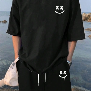 Manfinity Hypemode Erkek Baskılı Kısa Kollu Tişört Ve Şort Takımı