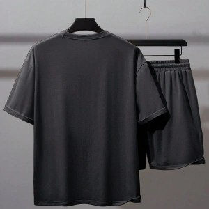 Manfinity Hypemode Erkek Bol Kesim Günlük Harf Baskılı Tişört Ve Şort Takımı