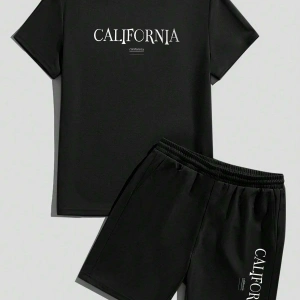 Manfinity Hypemode Erkek Mektup ollu Günlük Tişört Ve Şort Takımı