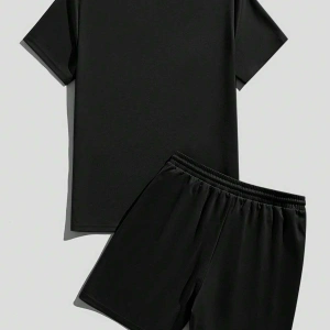 Manfinity Hypemode Erkek Mektup ollu Günlük Tişört Ve Şort Takımı