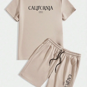 Manfinity Hypemode Erkek Mektup ollu Günlük Tişört Ve Şort Takımı