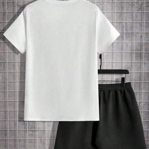 Manfinity Hypemode Erkek Yazlık Rahat Örme Kısa Kollu Tişört ve Şort Harf Baskılı