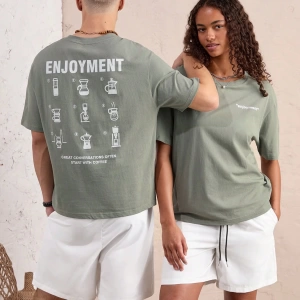 Manfinity Unisex Erkek Yuvarlak Yaka Bol Tişört ve Elastik Bel Şort Takımı
