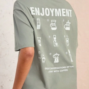 Manfinity Unisex Erkek Yuvarlak Yaka Bol Tişört ve Elastik Bel Şort Takımı
