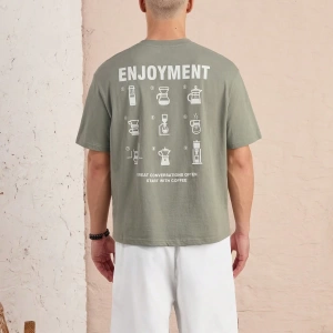 Manfinity Unisex Erkek Yuvarlak Yaka Bol Tişört ve Elastik Bel Şort Takımı